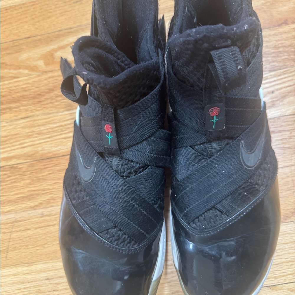 Nike Lebron 12’s, good condition, all black, size 9.(great basketball shoes too)